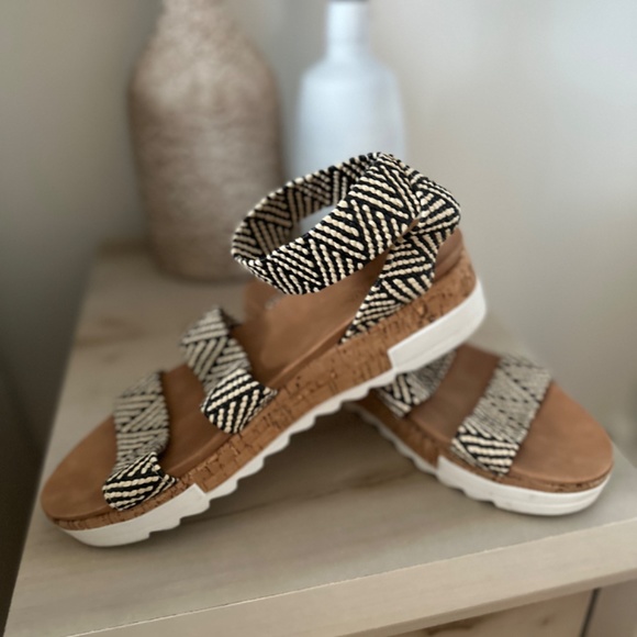 Aztec sandals - Picture 4 of 4